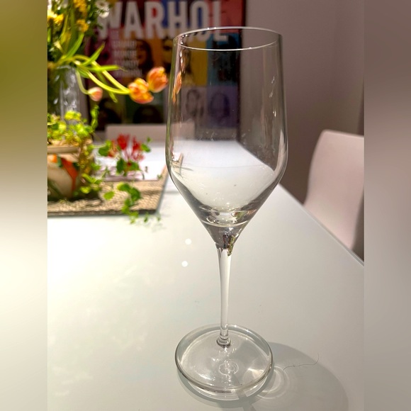 Rosenthal wine glasses. 9 in total. Height 7-3/4\